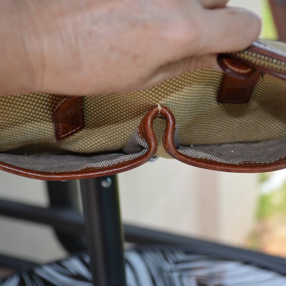 Dooney & Bourke Crossbody Small Lucy Canvas Woven & Leather Shoulder Bag - Picture 5 of 11